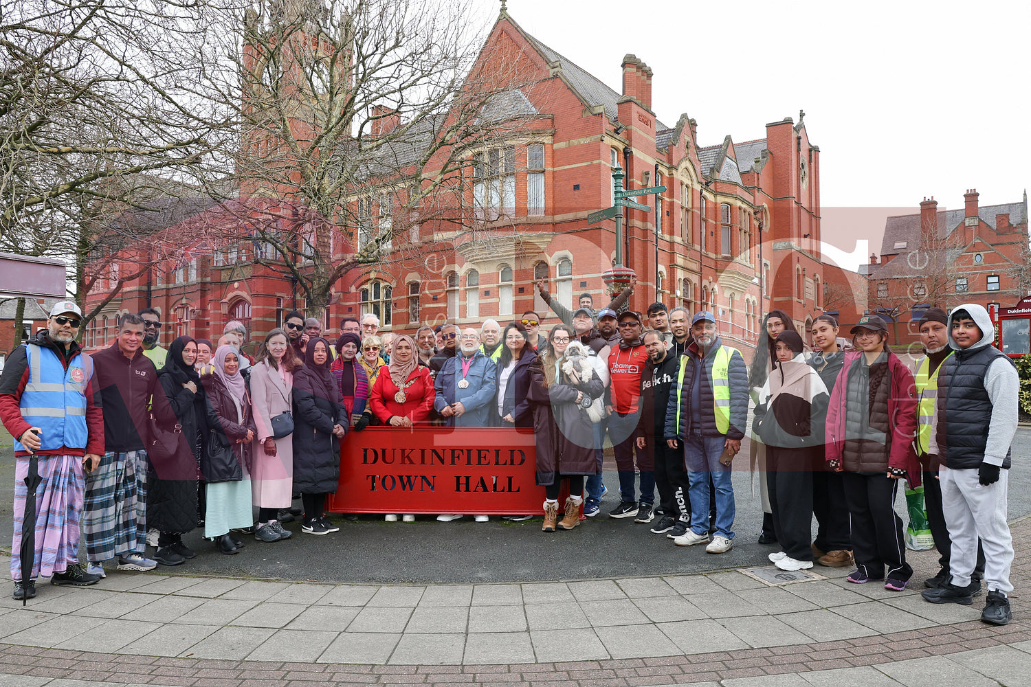 WALK WITH THE MAYOR HYDE TO DUKINFIELD (59).JPG