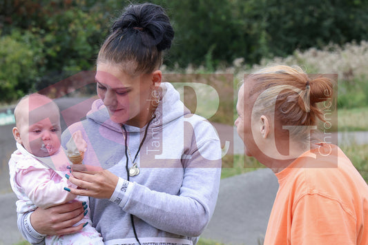 HADFIELD PICNIC IN THE PARK (99).JPG