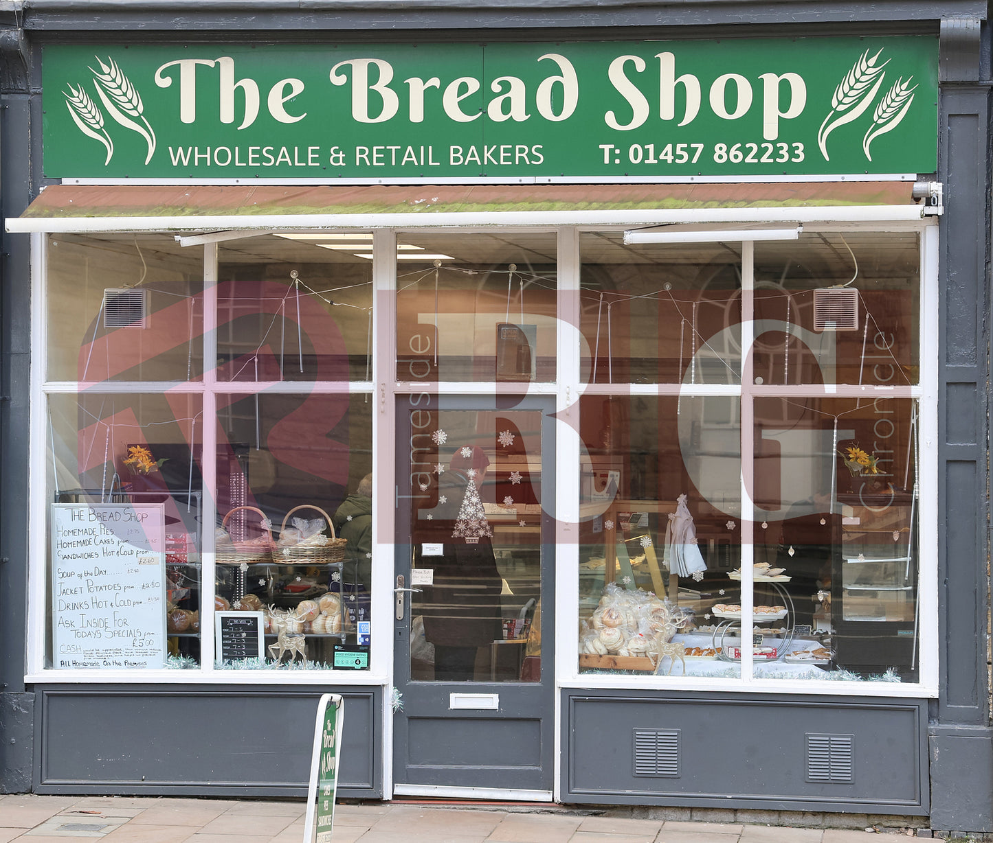GLOSSOP SHOP XMAS WINDOWS 2024 (33).JPG