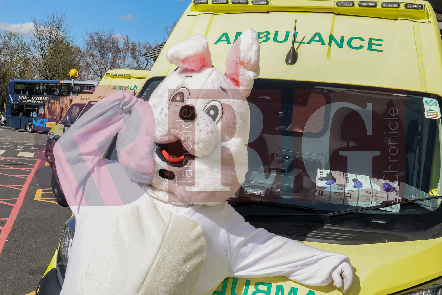 TAMESIDE HOSPITAL CHILDRENS WARD EASTER STAGECOACH (70).JPG