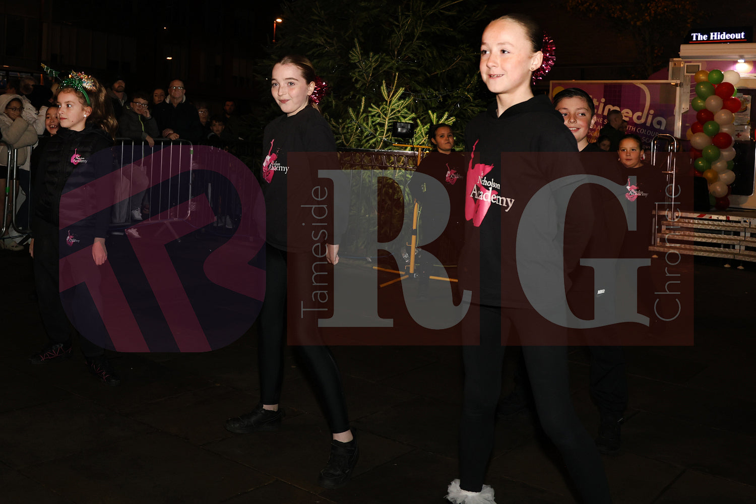 DROYLSDEN LIGHTS SWITCH ON 2024 (32).JPG