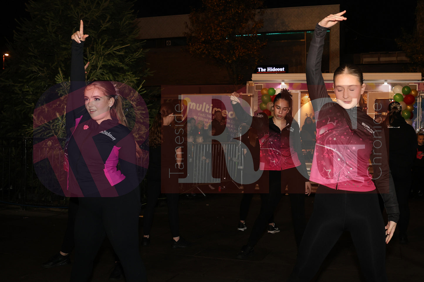 DROYLSDEN LIGHTS SWITCH ON 2024 (38).JPG