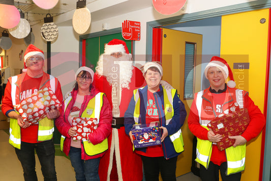 SANTA VISIT TAMESIDE CHILDRENS UNIT 2024 (68).JPG