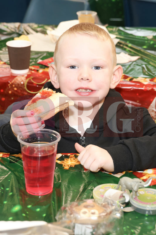 GAMESLEY YOUTH CENTRE XMAS FAIR  (73).JPG