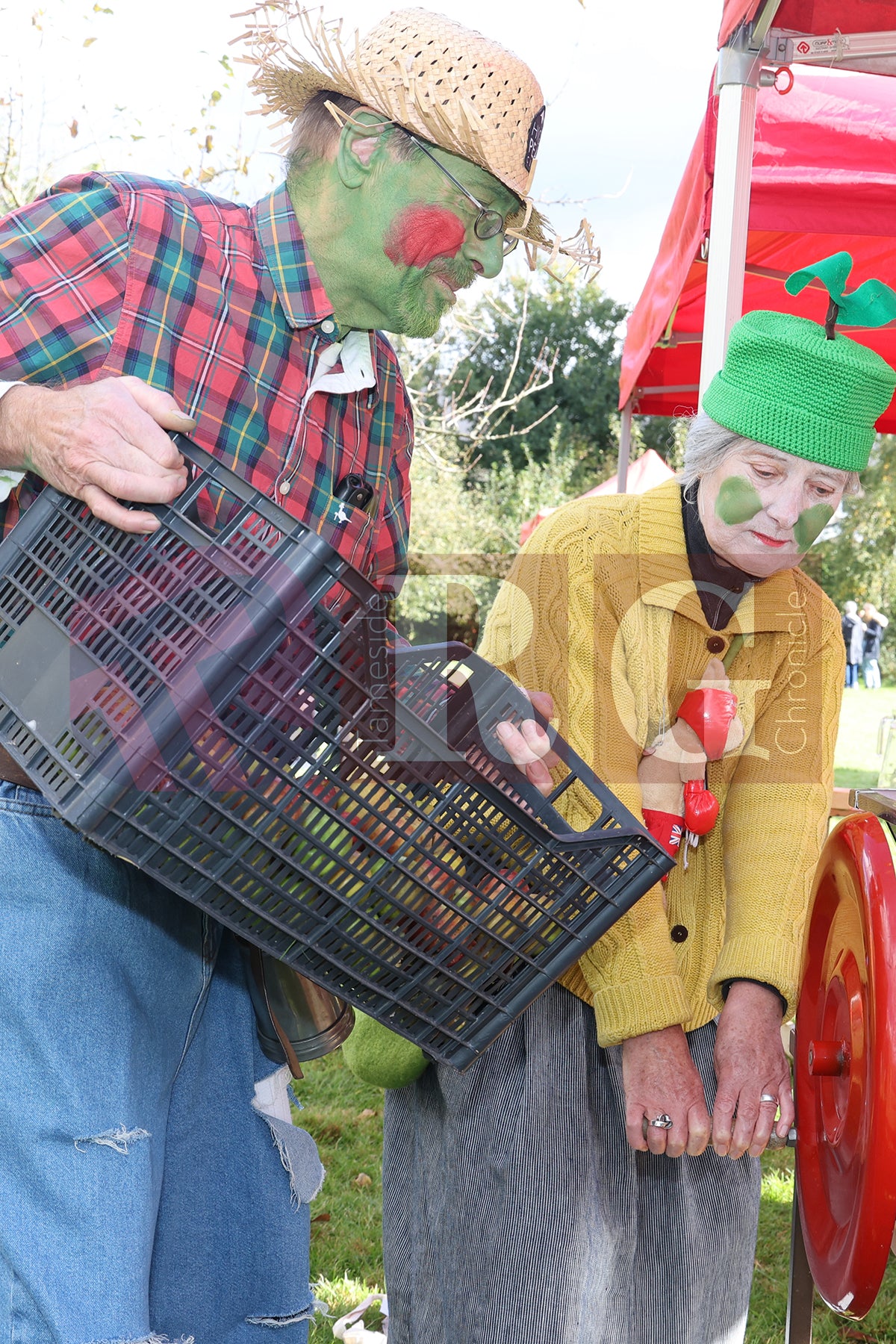 APPLE DAY VILLAGE PRIMARY GLOSSOP (68).JPG