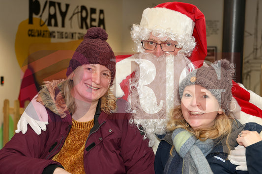 GLOSSOP LIGHT SWITCH ON 2025 (3).JPG
