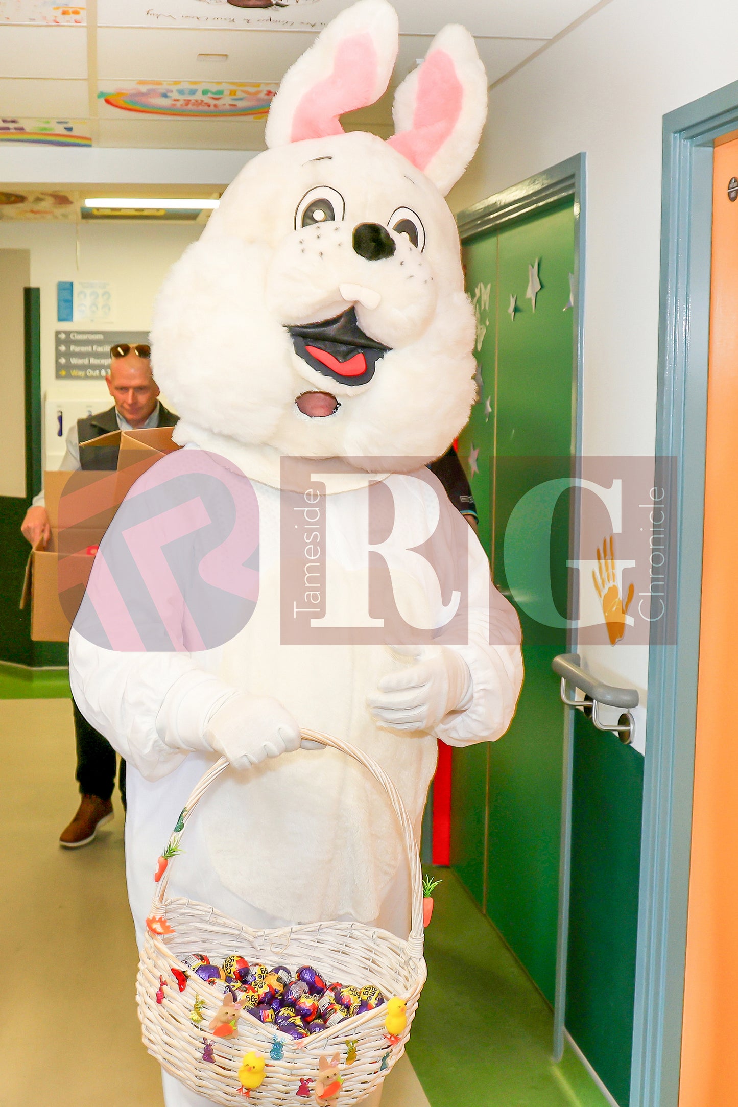 TAMESIDE HOSPITAL CHILDRENS WARD EASTER 2025  (20).JPG