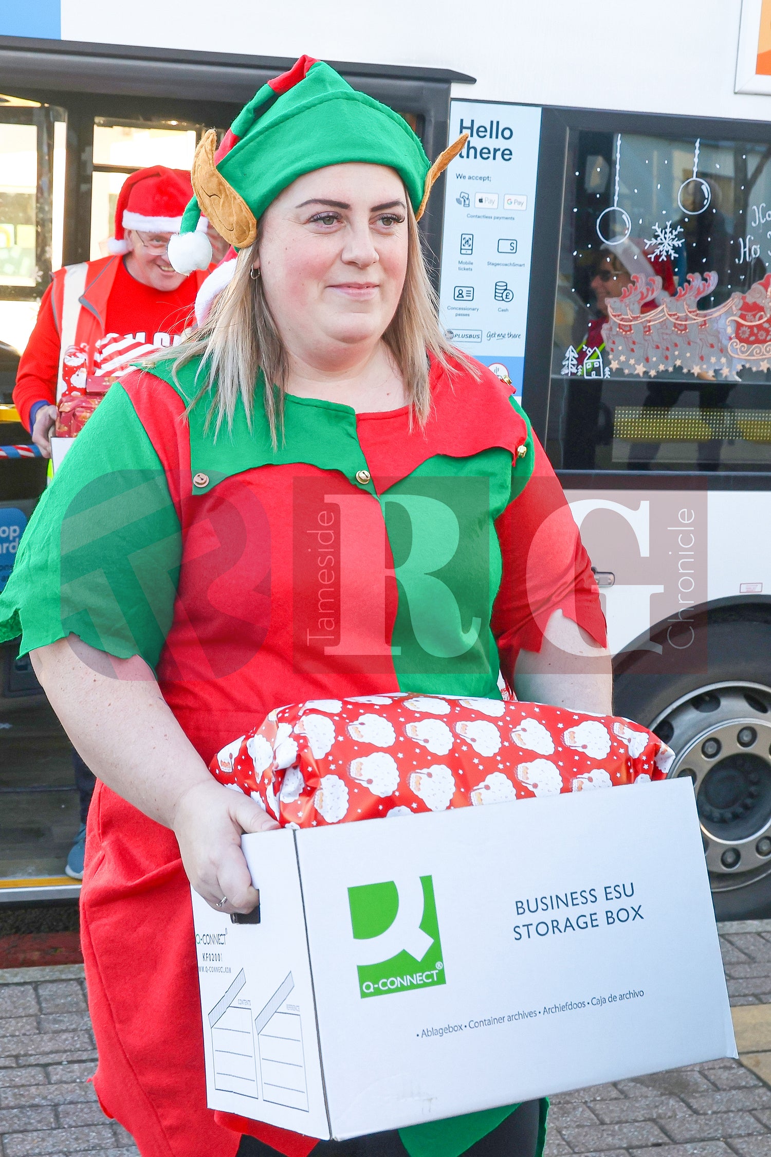 SANTA VISIT TAMESIDE CHILDRENS UNIT 2024 (16).JPG