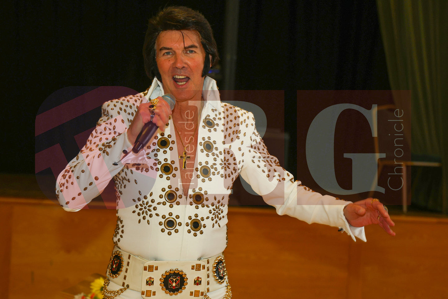 95TH BIRTHDAY DUKINFIELD TOWN HALL ELVIS  (17).JPG