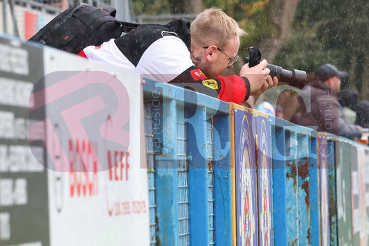 STALYBRIDGE CELTIC LEGENDS V MAN UTD LEGENDS (83).JPG