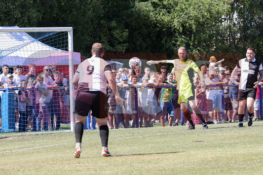 GLOSSOP NORTH EBD V UNITED LEGENDS  (73).JPG