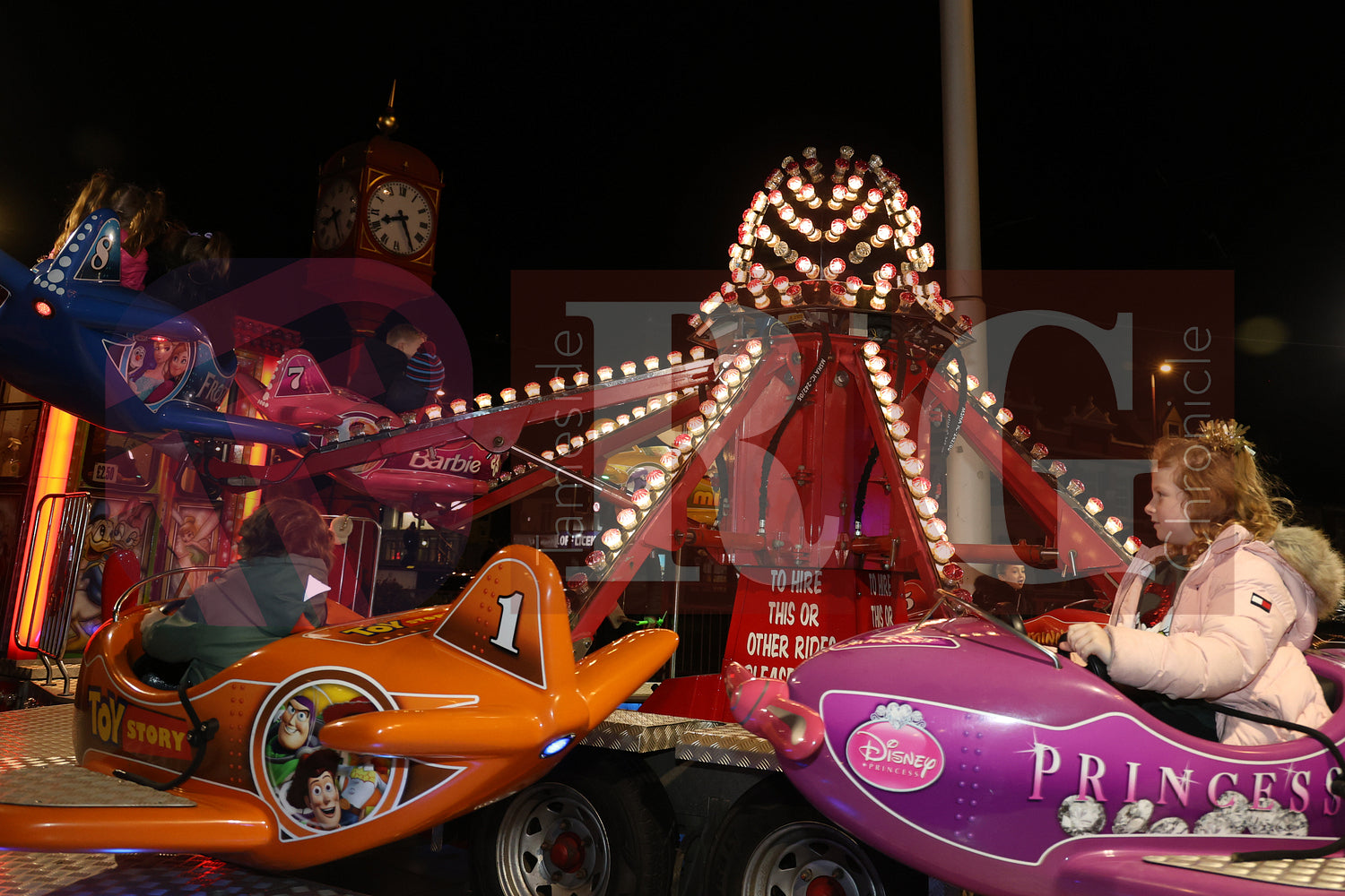 DROYLSDEN LIGHTS SWITCH ON 2024 (78).JPG