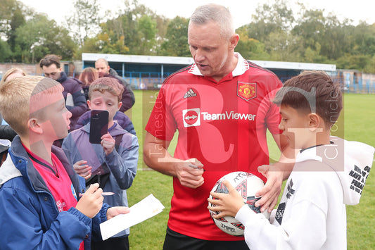 STALYBRIDGE CELTIC LEGENDS V MAN UTD LEGENDS (63).JPG