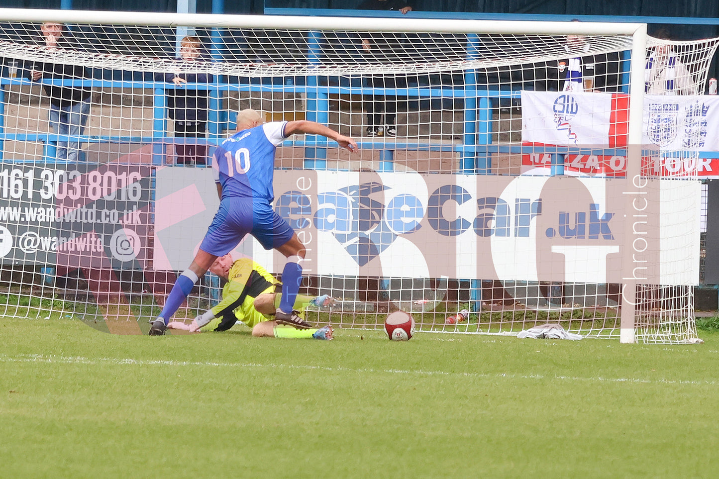 STALYBRIDGE CELTIC LEGENDS V MAN UTD LEGENDS (183).JPG