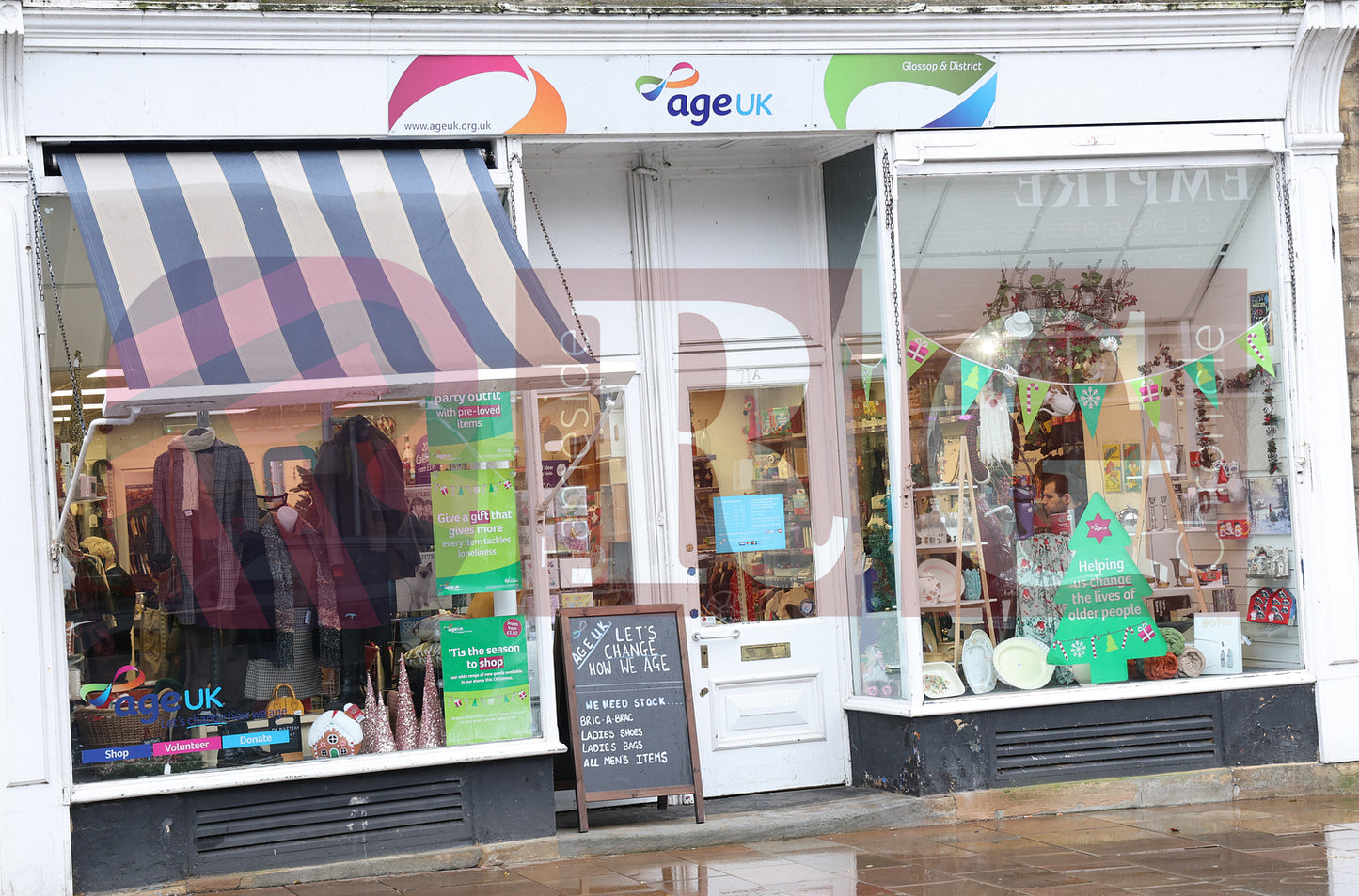 GLOSSOP CHRISTMAS SHOPS 2025 (59).JPG