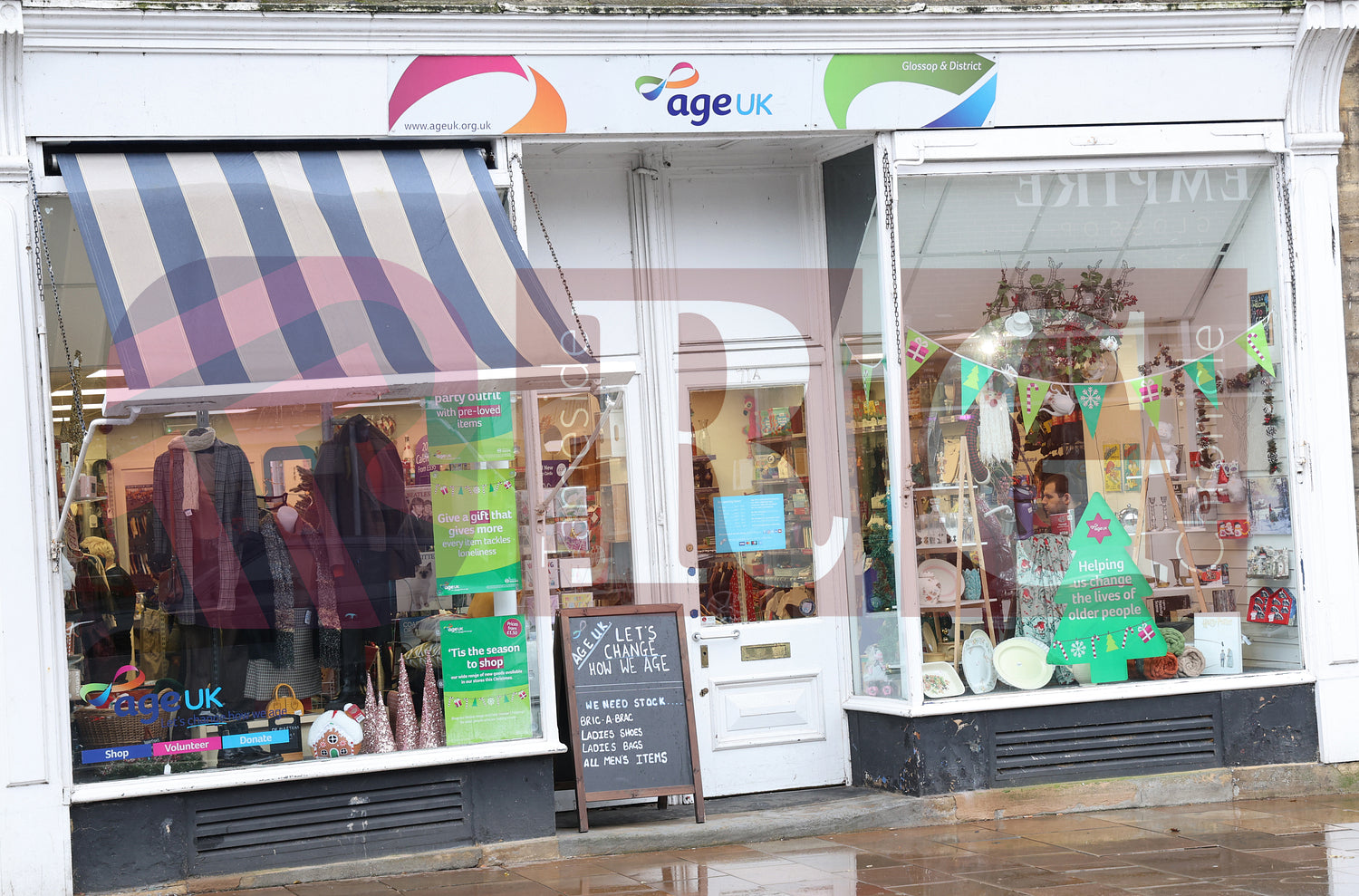 GLOSSOP CHRISTMAS SHOPS 2025 (59).JPG