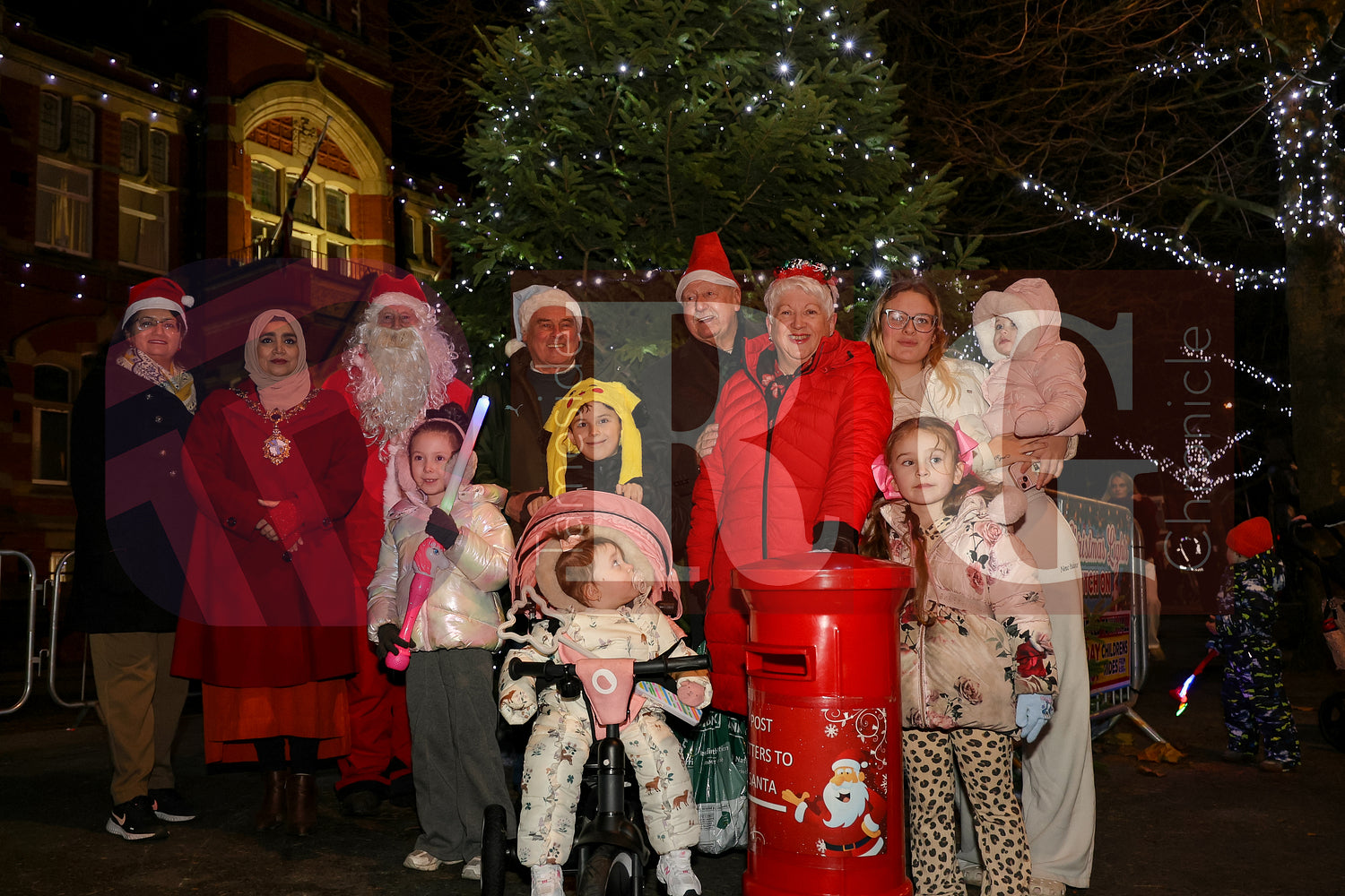 DUKINFIELD LIGHTS SWITCH ON (111).JPG