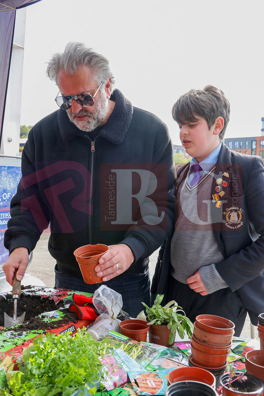 PLANT & SWAP EVENT TESCO STALYBRIDGE 2025 (44).JPG