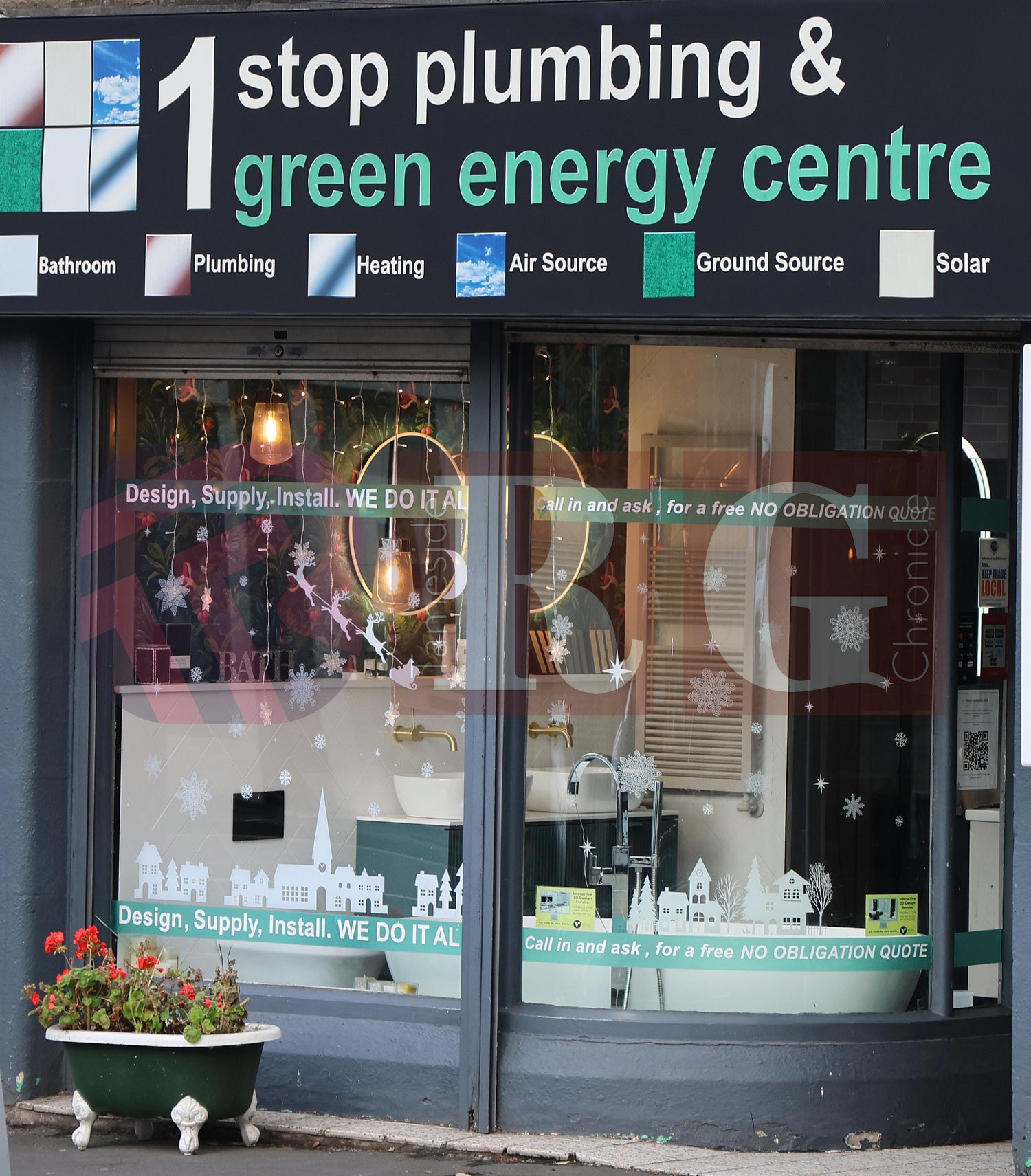 GLOSSOP SHOP XMAS WINDOWS 2024 (79).JPG