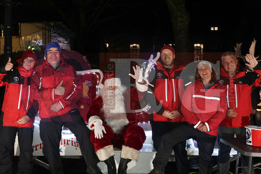 GLOSSOP LIGHTS SWITCH ON 2024 (24).JPG