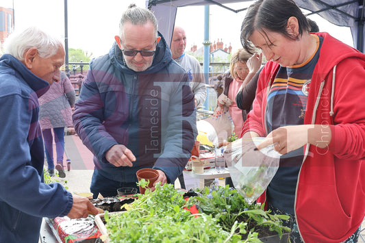 PLANT & SWAP EVENT TESCO STALYBRIDGE 2025 (33).JPG
