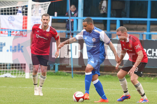 STALYBRIDGE CELTIC LEGENDS V MAN UTD LEGENDS (175).JPG