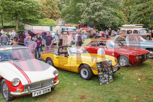 GLOSSOP CAR SHOW (72).JPG