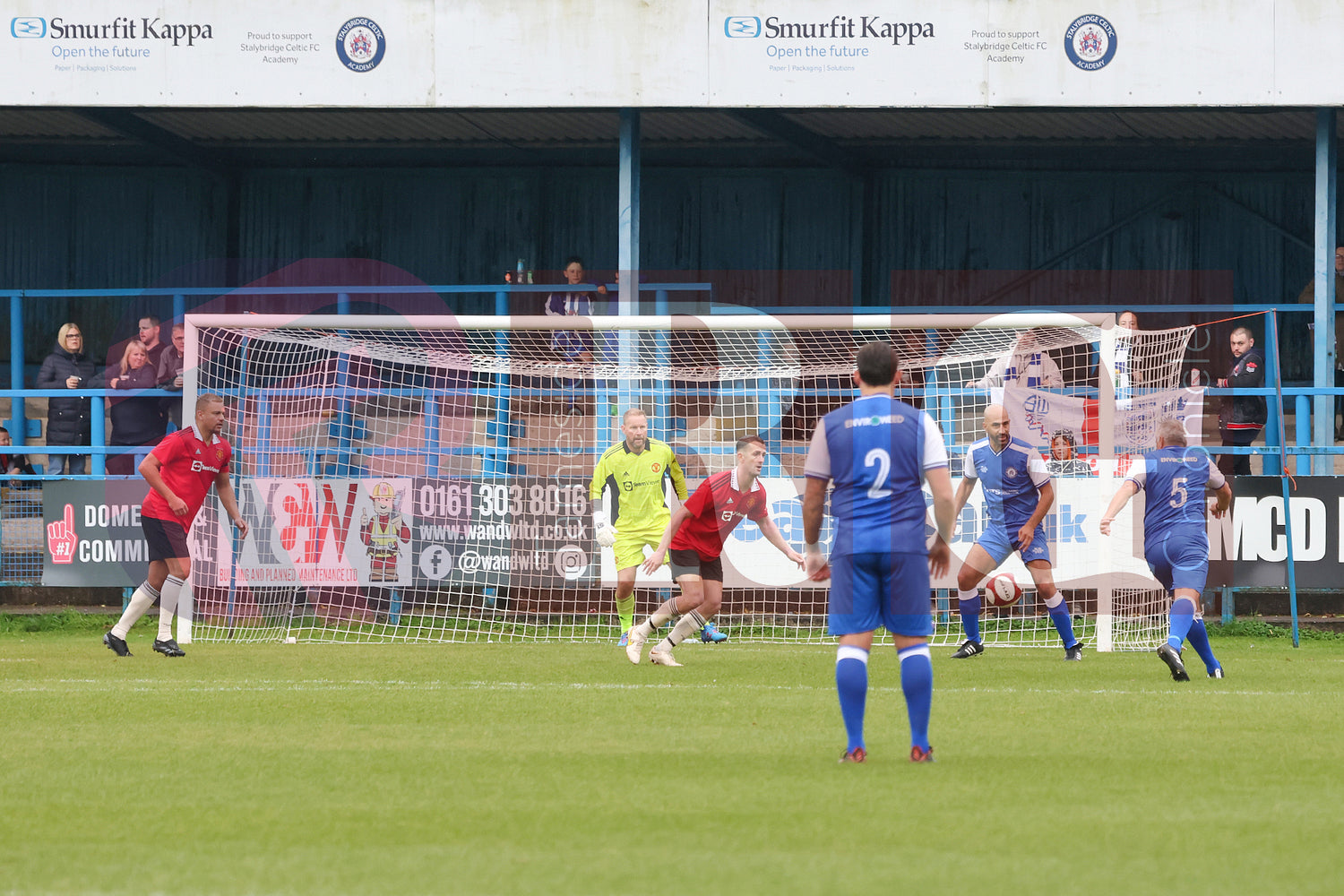 STALYBRIDGE CELTIC LEGENDS V MAN UTD LEGENDS (125).JPG