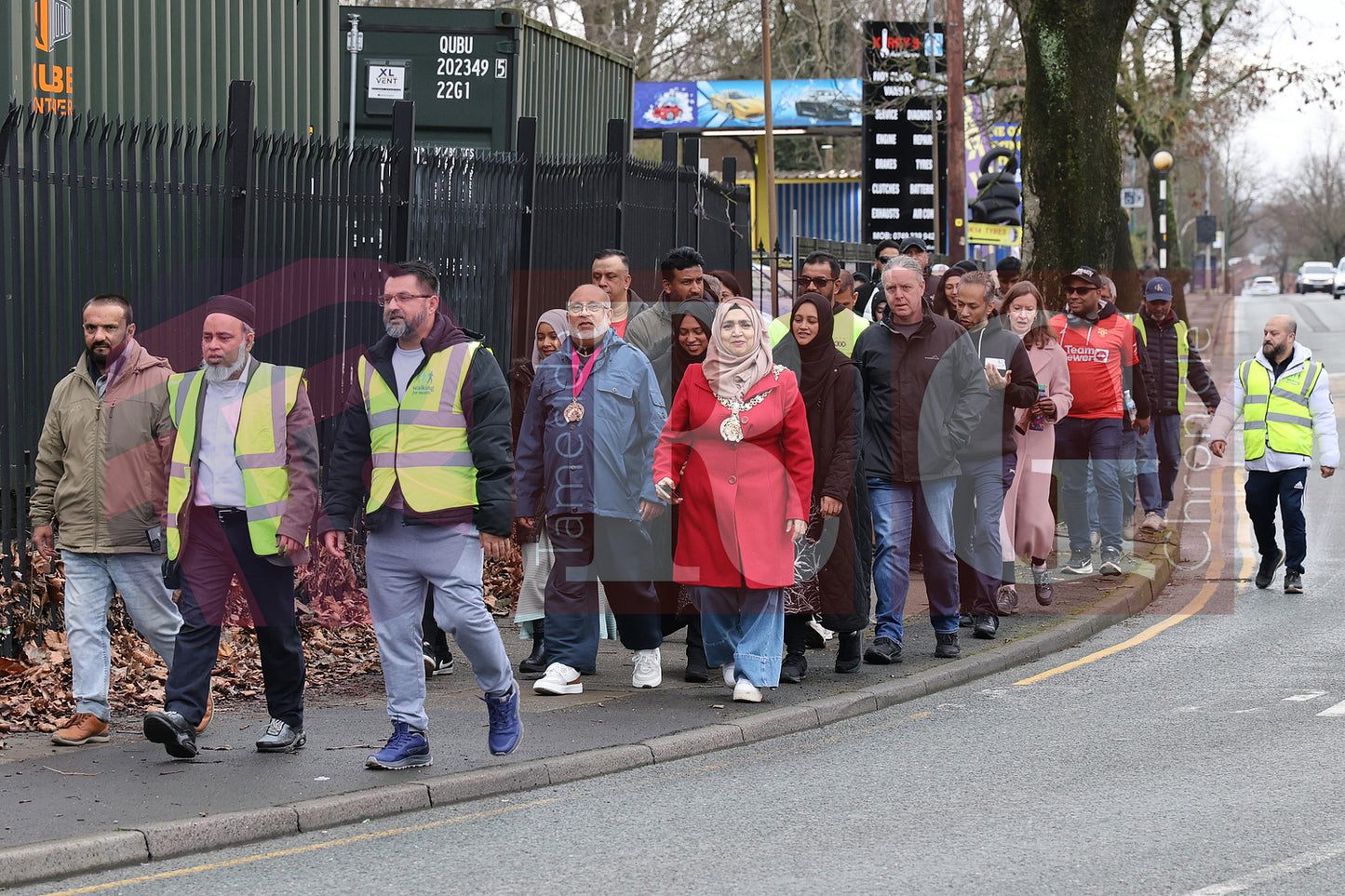 WALK WITH THE MAYOR HYDE TO DUKINFIELD (39).JPG