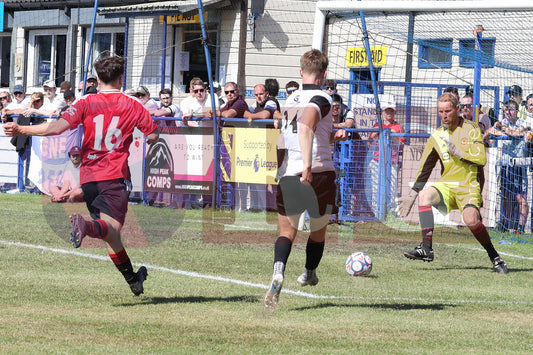 GLOSSOP NORTH EBD V UNITED LEGENDS  (123).JPG