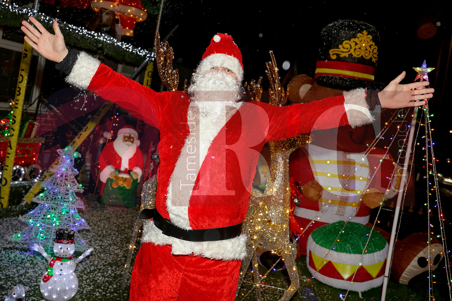 DEWSNAP LANE DUKINFIELD LIGHTS 2025 (4).JPG
