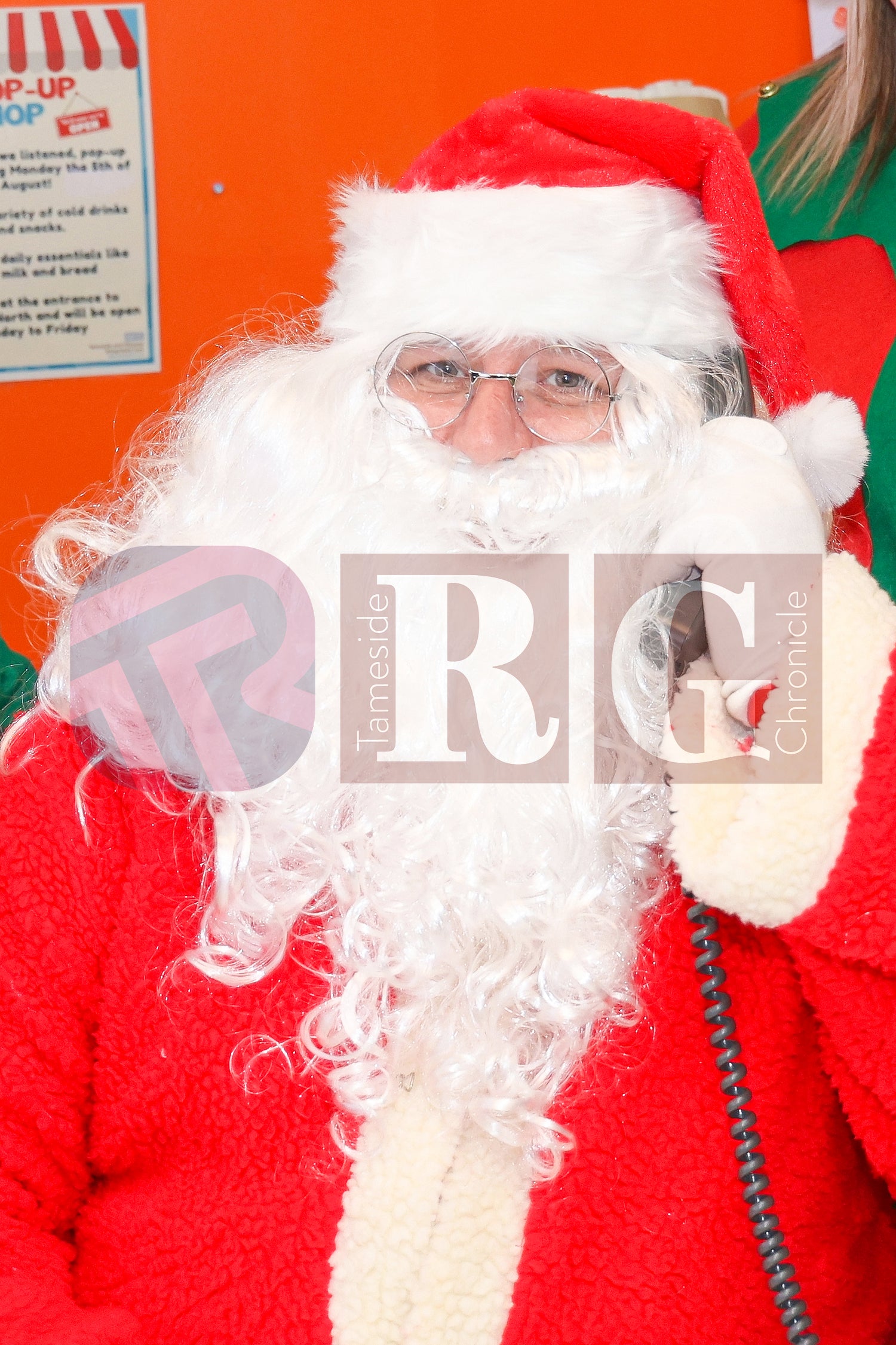 SANTA VISIT TAMESIDE CHILDRENS UNIT 2024 (38).JPG
