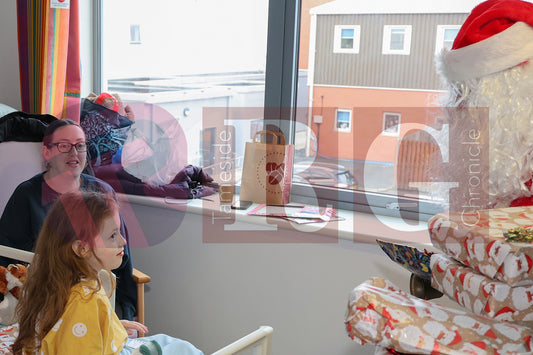 TAMESIDE HOSPITAL CHILDRENS WARD WITH SANTA 2025 (74).JPG