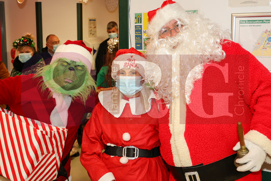 TAMESIDE HOSPITAL CHILDRENS WARD WITH SANTA 2025 (42).JPG