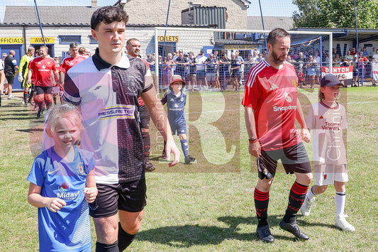 GLOSSOP NORTH EBD V UNITED LEGENDS  (4).JPG