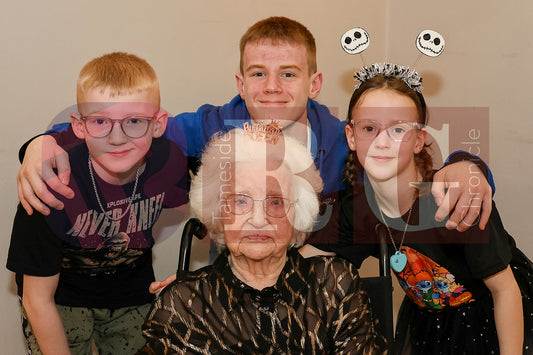 HAPPY 102yrs OLD BIRTHDAY ROSE DUGGAN (22).JPG