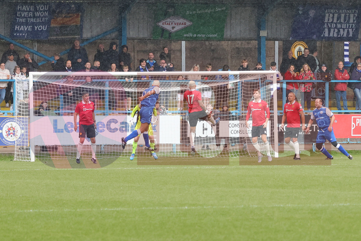 STALYBRIDGE CELTIC LEGENDS V MAN UTD LEGENDS (84).JPG