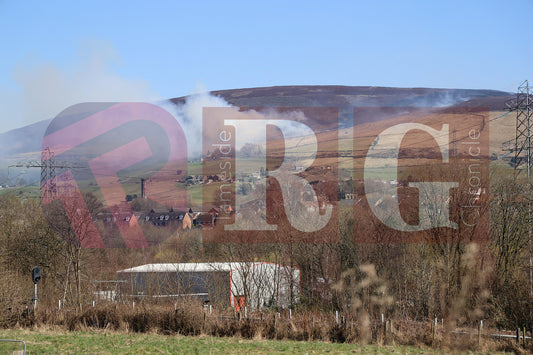 MOORLAND FIRE NEAR CARRBROOK (10).JPG