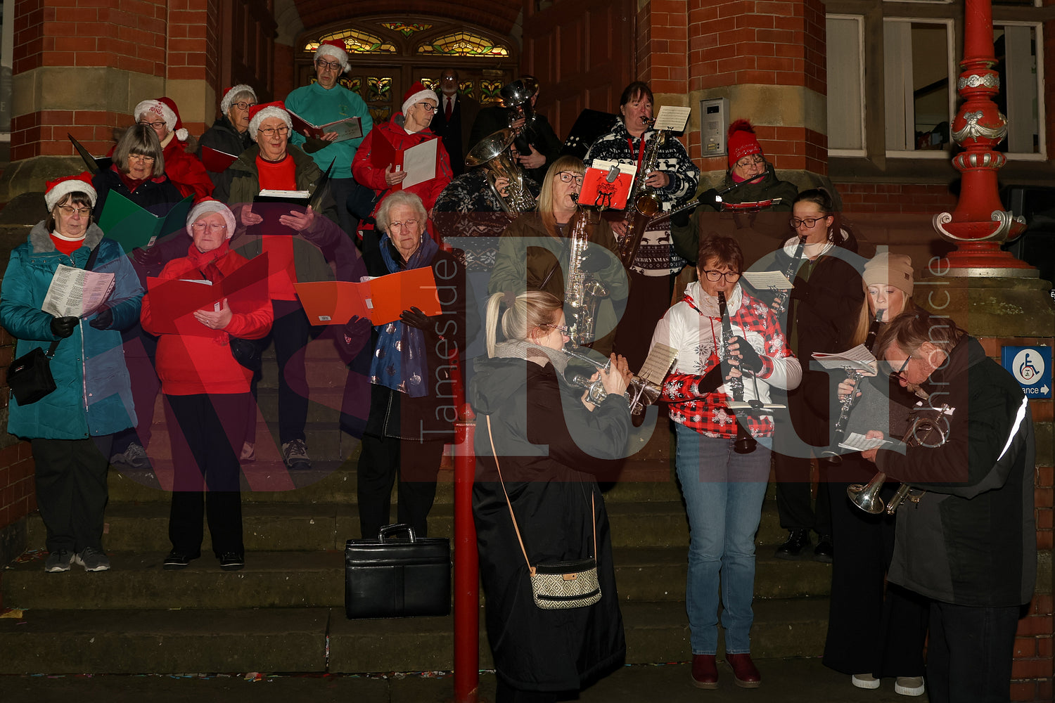 DUKINFIELD LIGHTS SWITCH ON (50).JPG