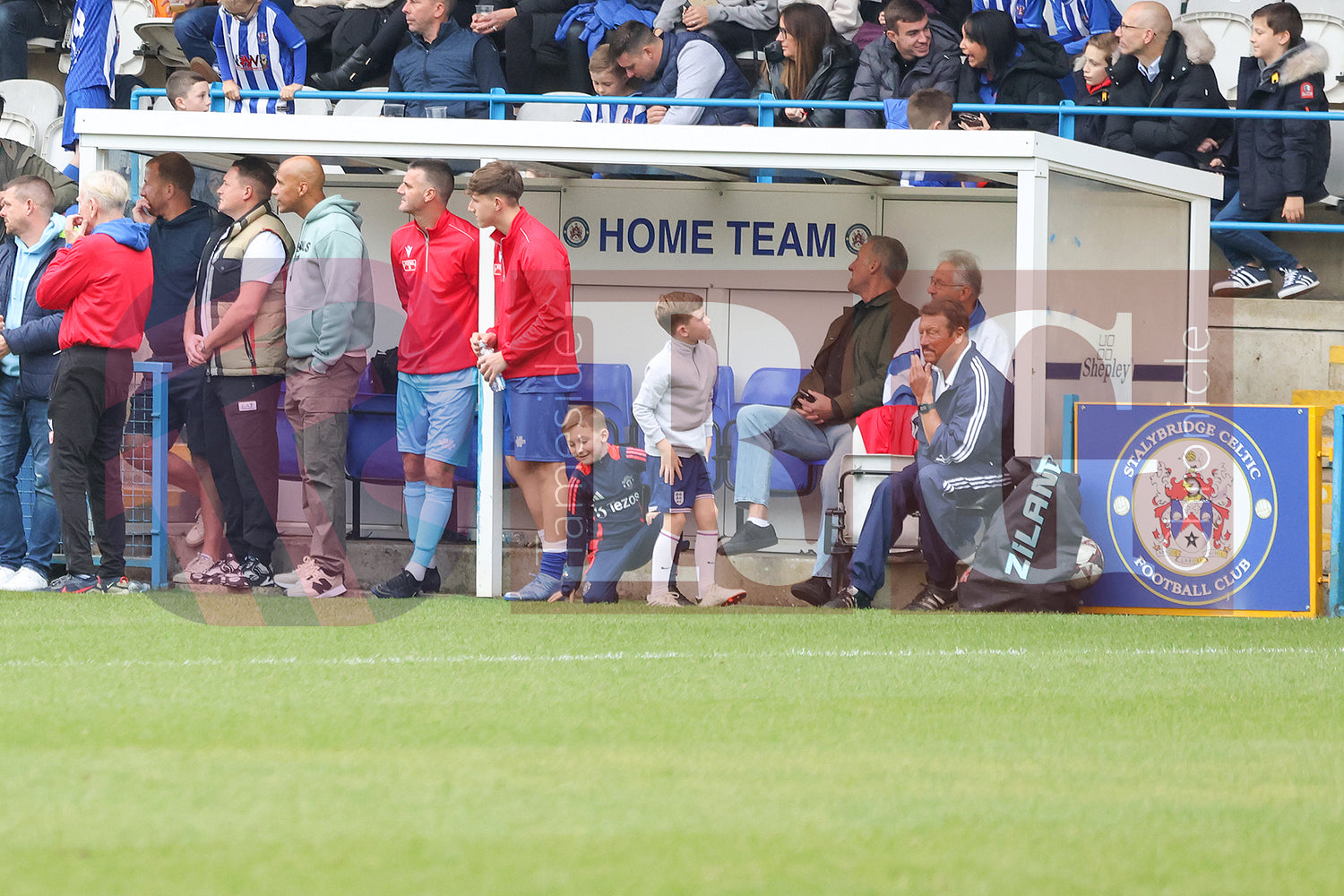 STALYBRIDGE CELTIC LEGENDS V MAN UTD LEGENDS (72).JPG