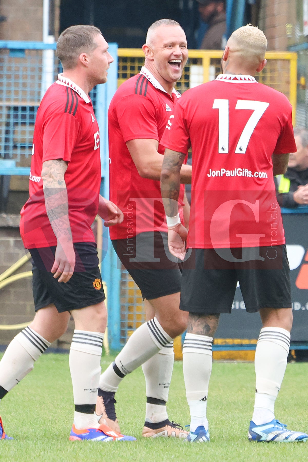 STALYBRIDGE CELTIC LEGENDS V MAN UTD LEGENDS (143).JPG