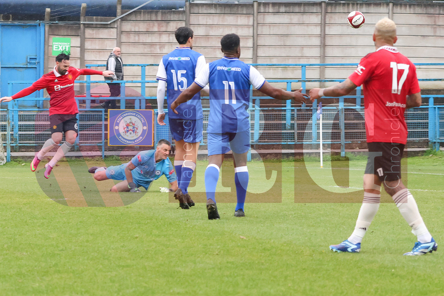 STALYBRIDGE CELTIC LEGENDS V MAN UTD LEGENDS (118).JPG