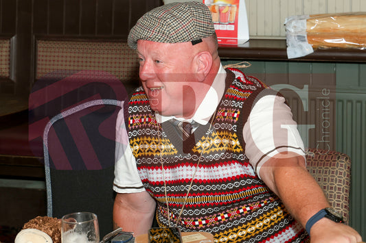 VE DAY OLD PEGS PUB DENTON (46).JPG