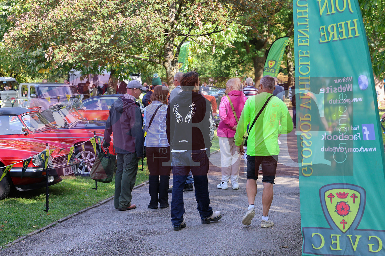 GLOSSOP CAR SHOW (26).JPG