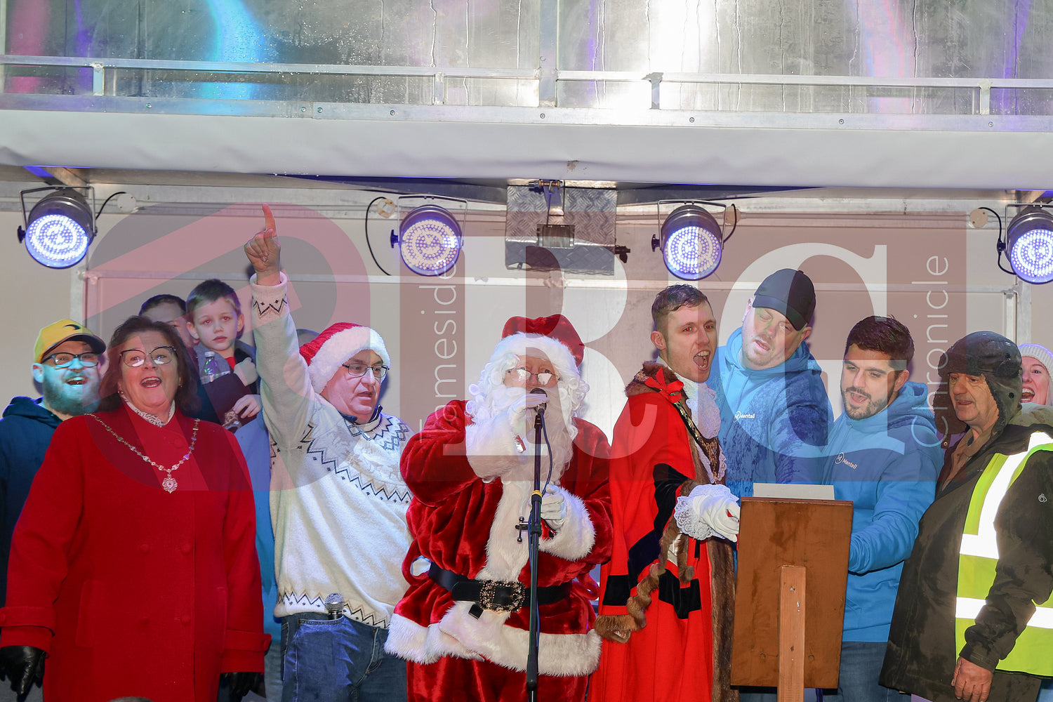 GLOSSOP LIGHT SWITCH ON 2025 (148).JPG
