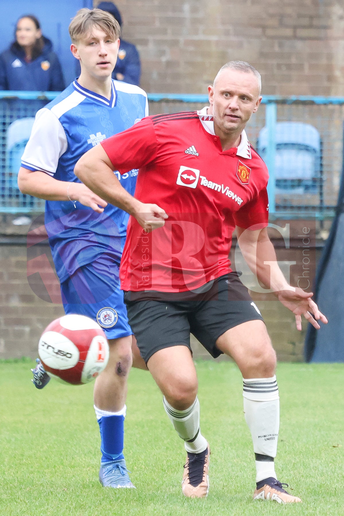 STALYBRIDGE CELTIC LEGENDS V MAN UTD LEGENDS (134).JPG