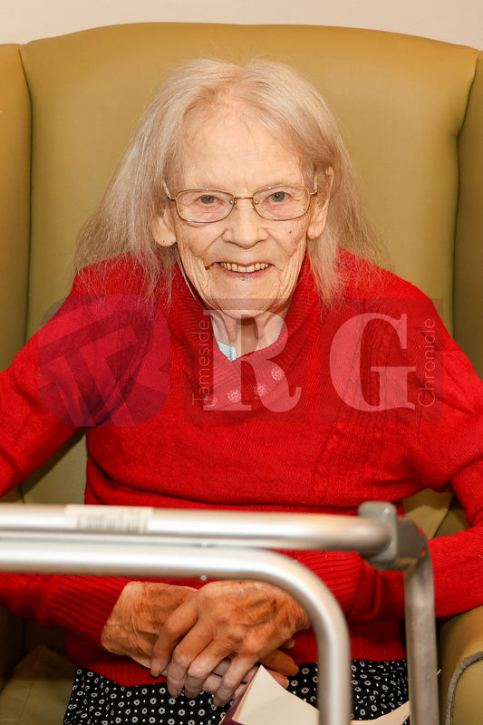 HAPPY 102yrs OLD BIRTHDAY ROSE DUGGAN (42).JPG