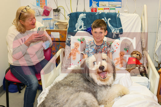 TAMESIDE HOSPITAL CHILDRENS WARD WITH SANTA 2025 (44).JPG