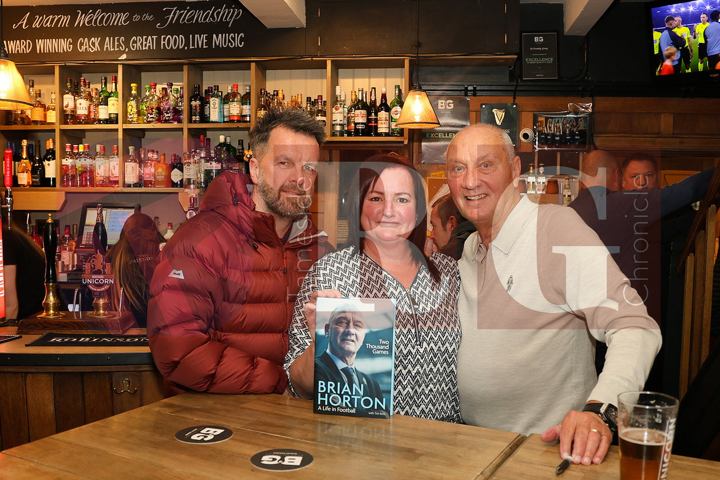 FRIENDSHIP IN GLOSSOP MAN CITY SUPPORTERS CLUB (47).JPG