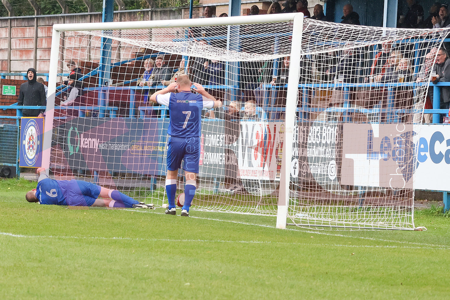 STALYBRIDGE CELTIC LEGENDS V MAN UTD LEGENDS (120).JPG